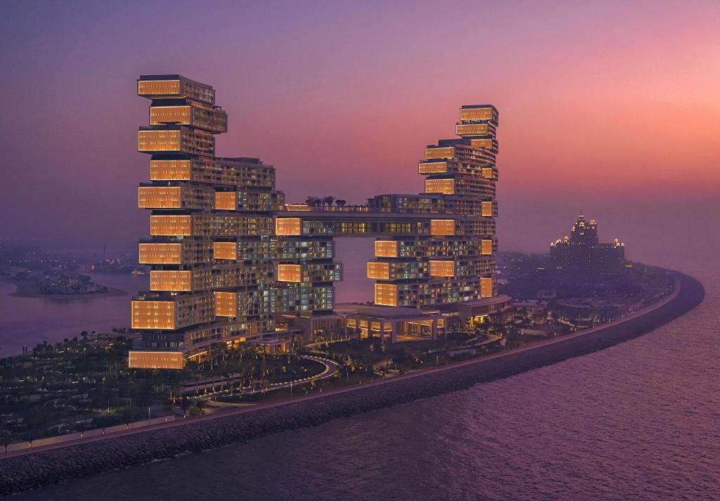Hotels & Resorts